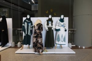 دنبال لباس اجتماعی برای زن و مرد هستیم