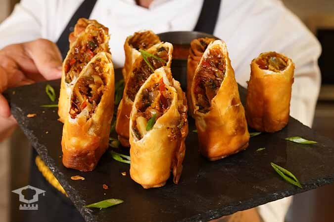 اسپرینگ رول با سس اسفناج ؛ طعمی متفاوت و سالم + روش تهیه