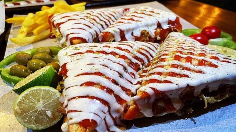 روش تهیه اسنک کالباس با ماهیتابه و ساندویچ ساز + نکات و فوت‌وفن