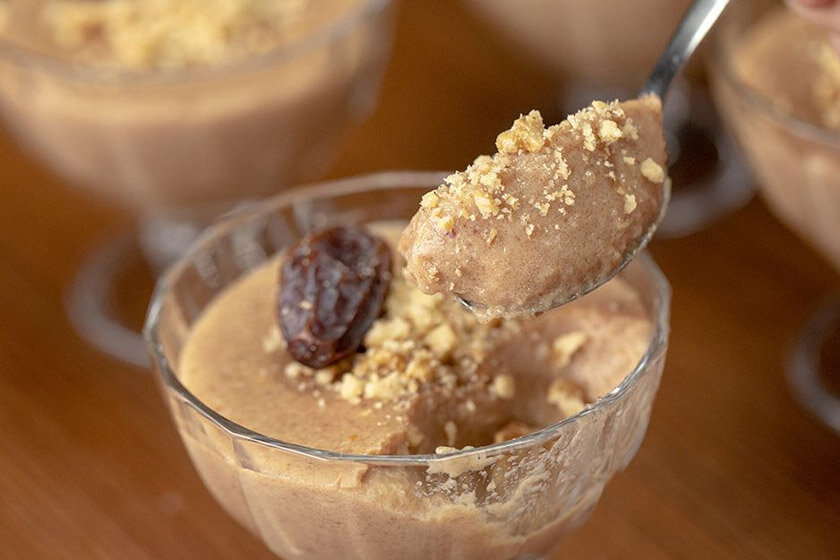 ۳ نوع دسر خرما با ژلاتین، گردو و شیر برای ماه رمضان