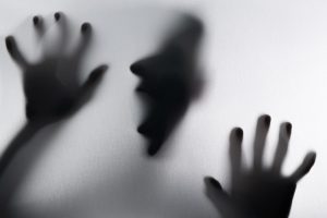 دست‌درازی پسر جوان به زن ۵۰ ساله