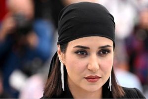 صحنه پربازدید خواستگاری از پریناز ایزدیار در تلویزیون